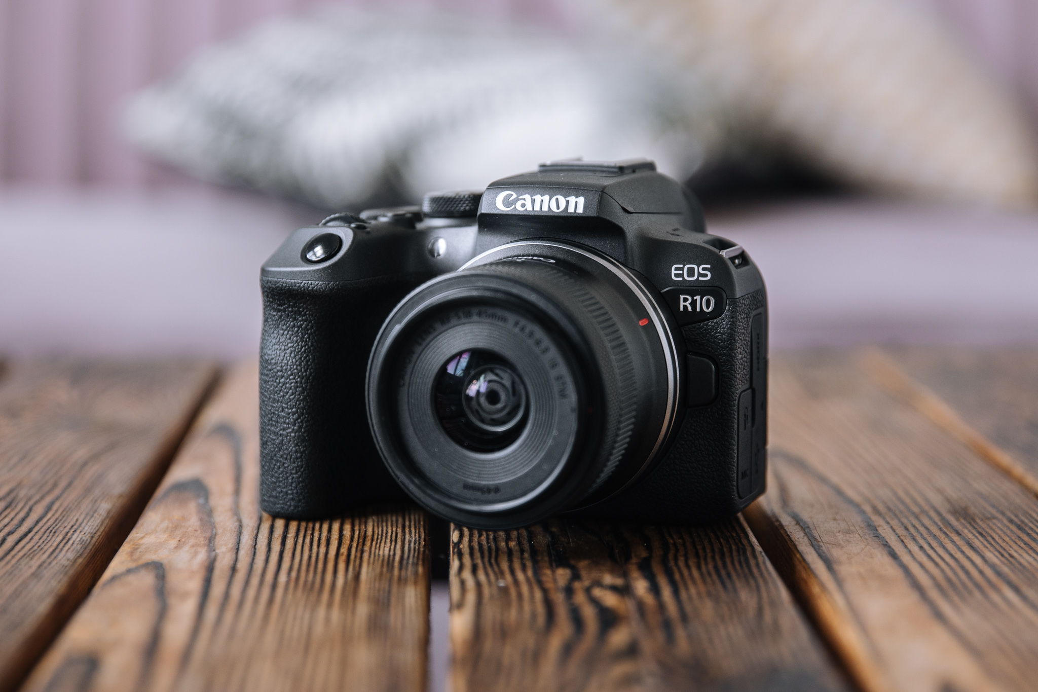 Canon EOS R10 to jeden z najciekawszych aparatów do 5000 zł.